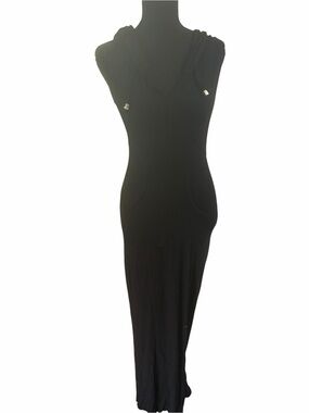Sleeveless Hooded Black Maxi Dress with Front Pockets